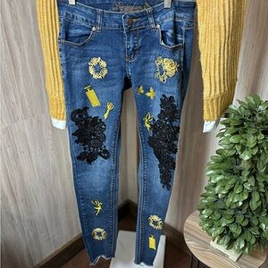 Denimland Designer Embroidered Appliqué Skinny Jeans Size 3